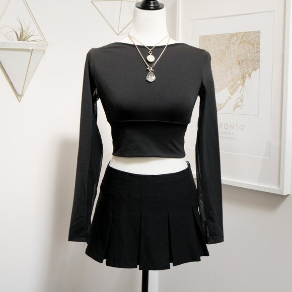 Black Long Sleeve Mesh Panel Crop Top 🐈⬛ MICHI NY - Picture 1 of 8